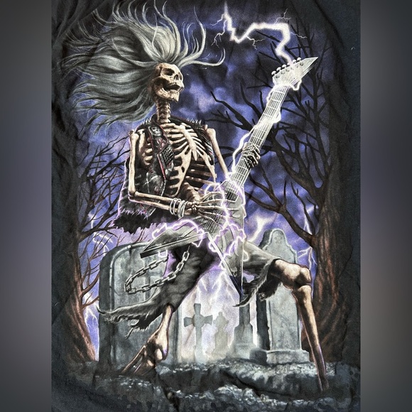 Fruit of the Loom Black Short Sleeve Tee with Mystical Skeleton Design - Picture 2 of 3